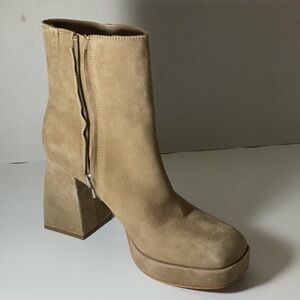 Ulyses Platform Bootie (Women)
Dolce Vita